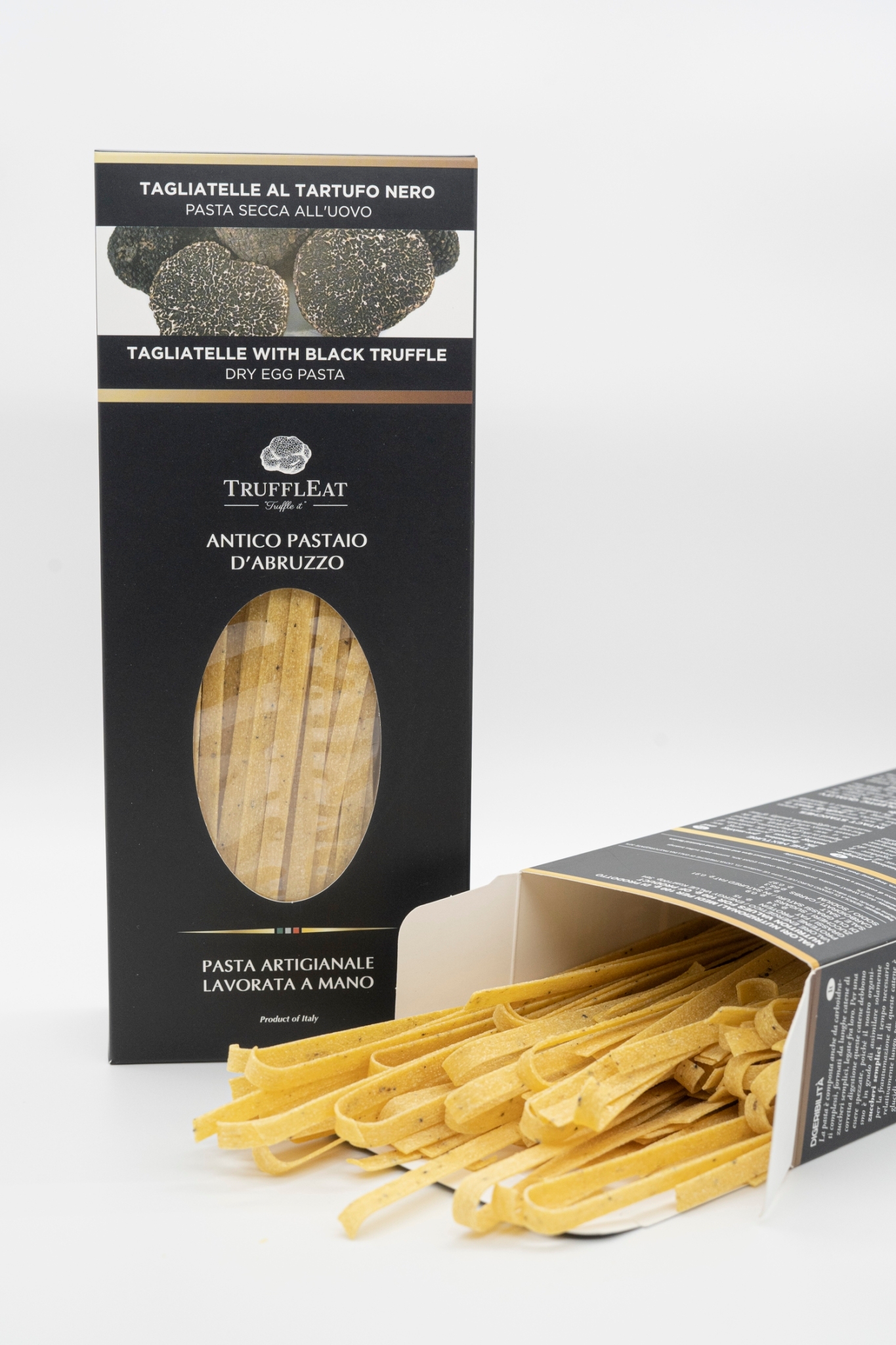 8732-tagliatelle-pasta-alluovo-con-tartufo-nero-truffleat-3.jpg