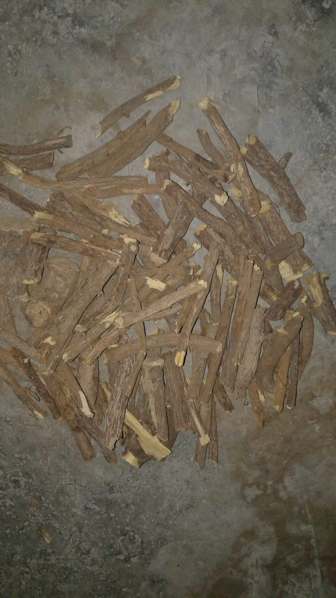 Liquorice root (3).jpeg