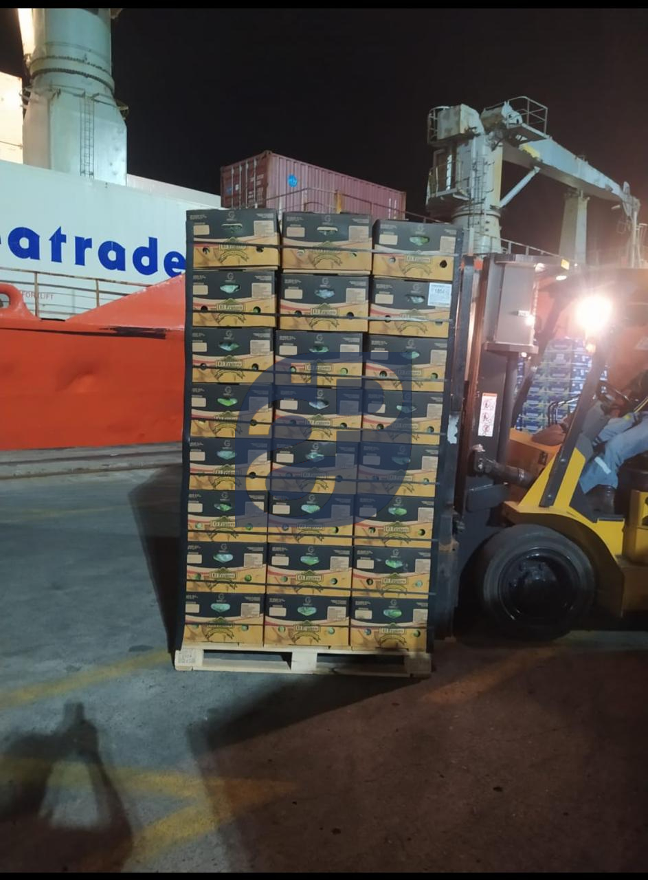 Bananas #19 - Standard & Partners.jpg