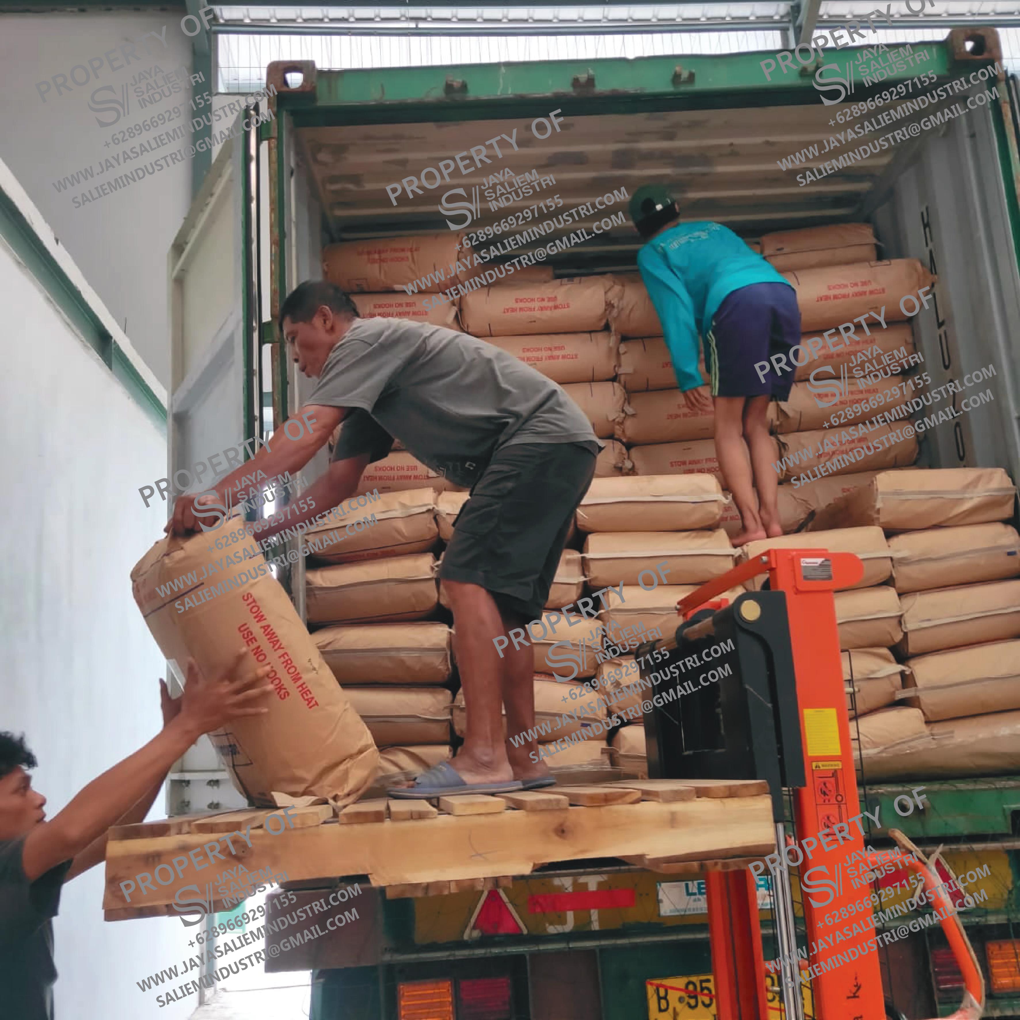 proses stuffing bubuk coklat.jpg