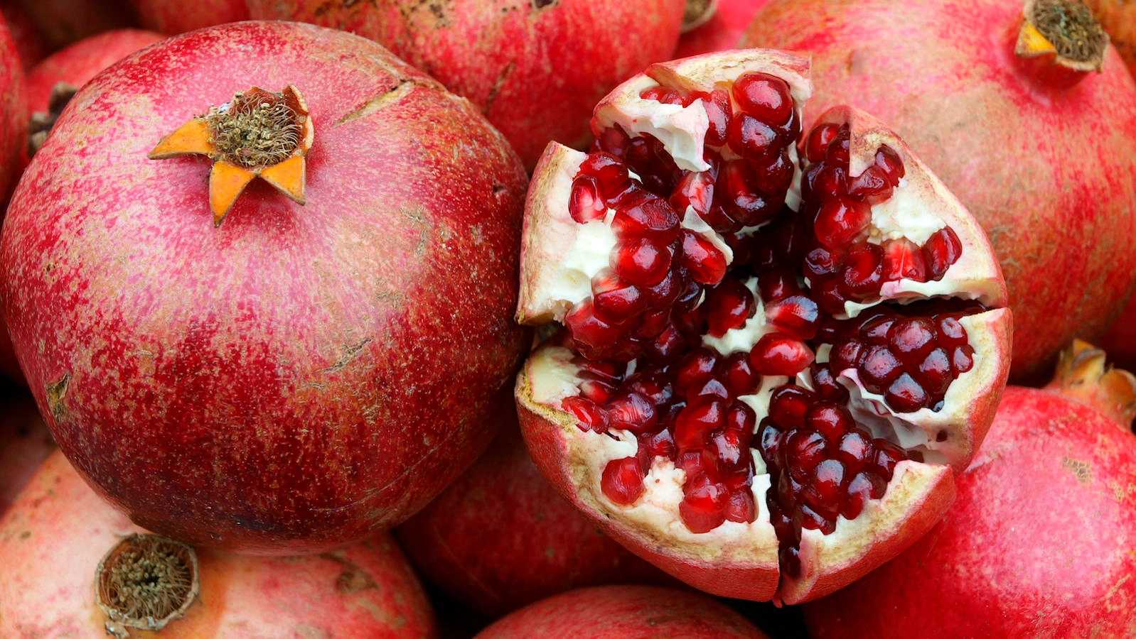 pomegranate-porn-1598x900.webp