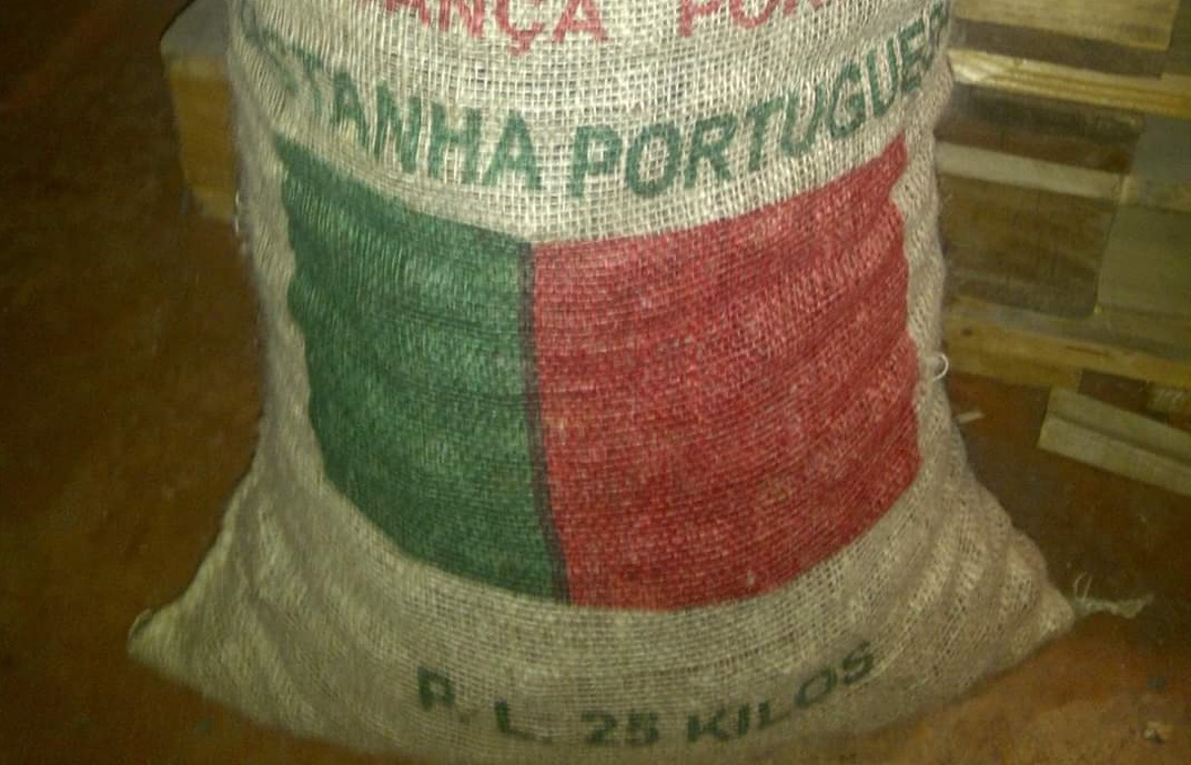 Chestnut 25 kg saco Juta.jpg