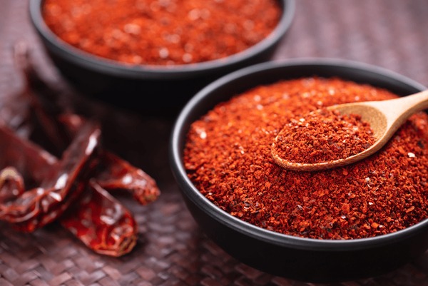 red-chili-pepper-powder-bowl-600nw-2015266265.jpg