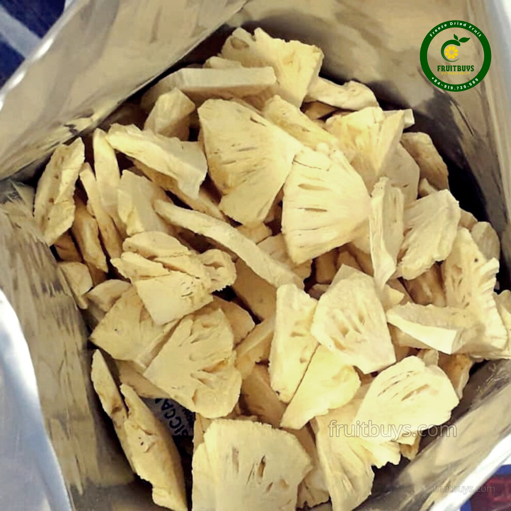 Freeze-Dried Pineapple Fruit- FruitBuys Vietnam (5).jpg