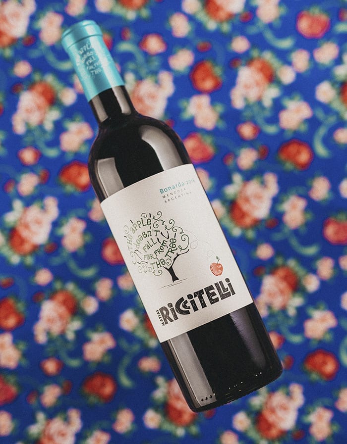 vinos_0020_4.1-Riccitelli-Mantel-Apple-Bonarda.jpg