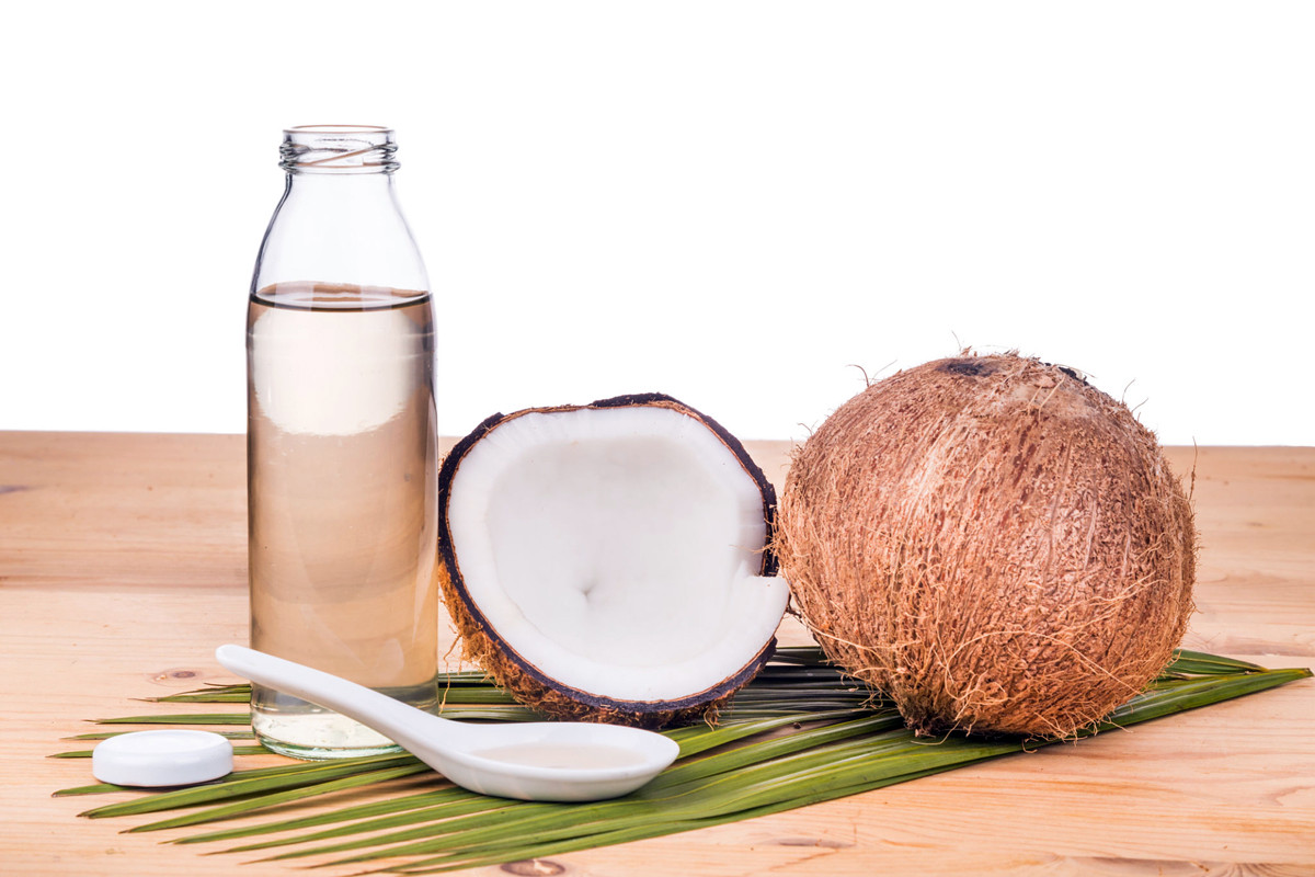minyak-kelapa-dara-atau-virgin-coconut-oil-vco-foto-isto-5ptf.jpg