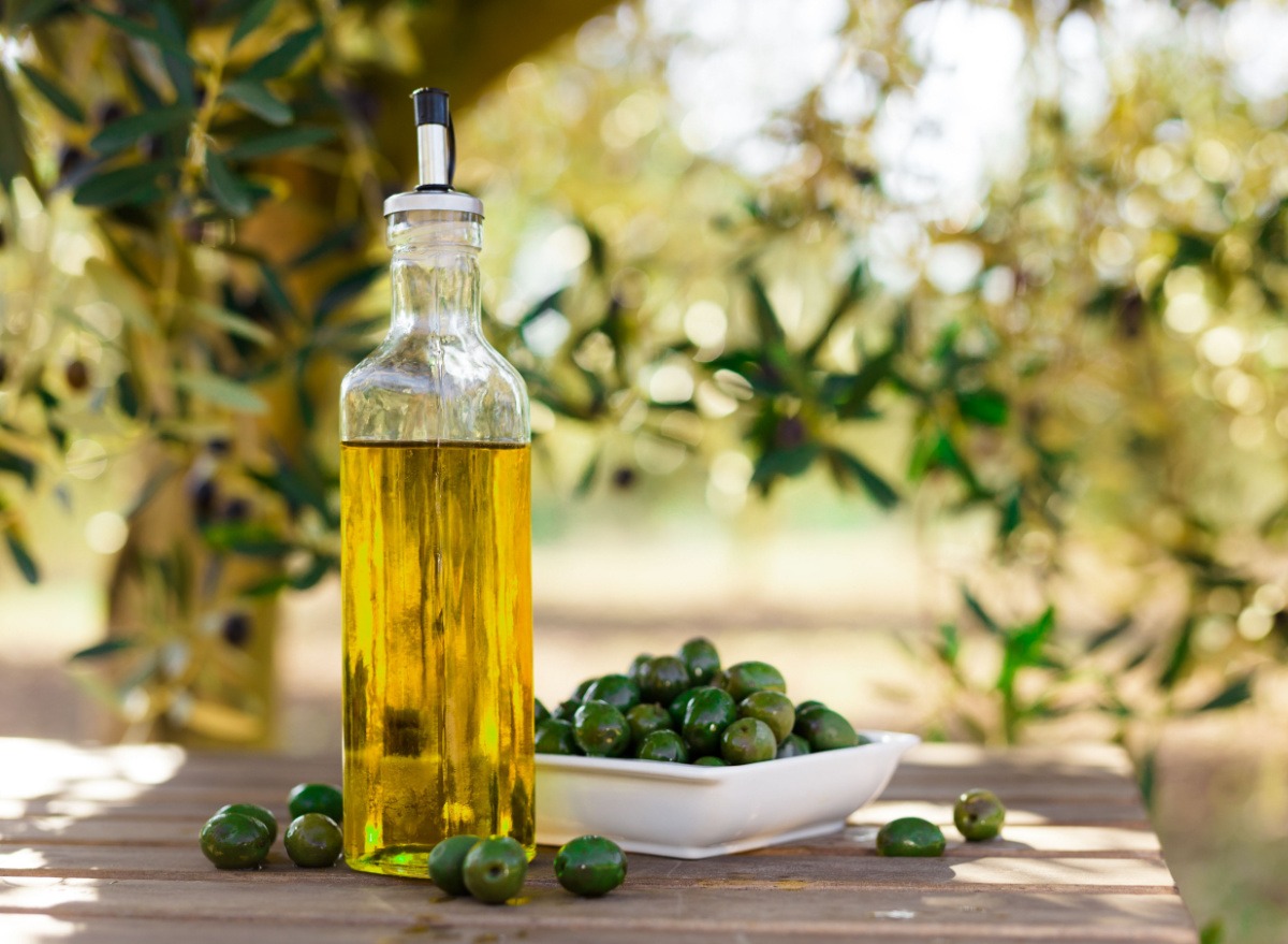olive-oil-olives.jpg
