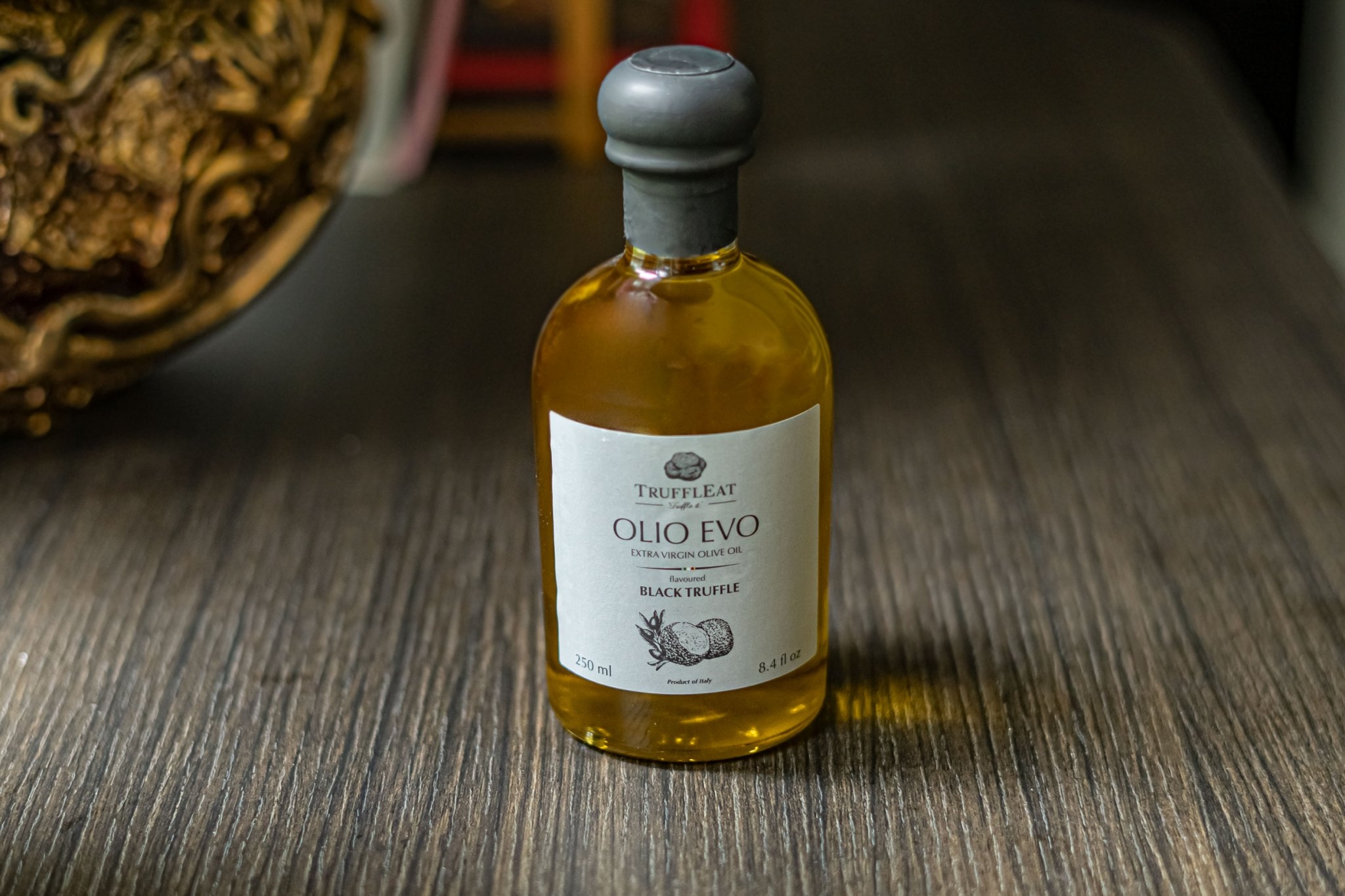 8701-olio-evo-al-tartufo-nero-truffleat-250ml-2.jpg