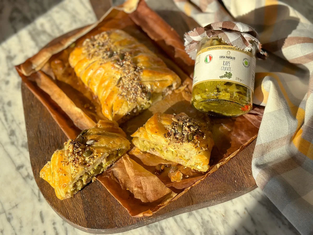 Scatto-Pantaleo-Strudel-cime-di-rape-stufate-salsiccia-e-formaggio-8.webp
