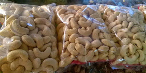 vacuum bags cashew.jpg
