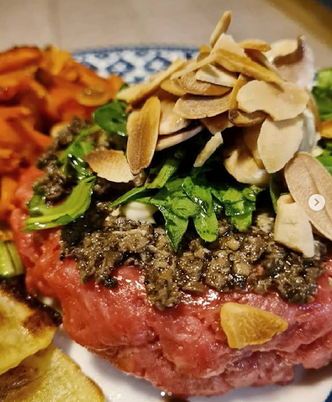 tartare con briciole tartufo in olio.png
