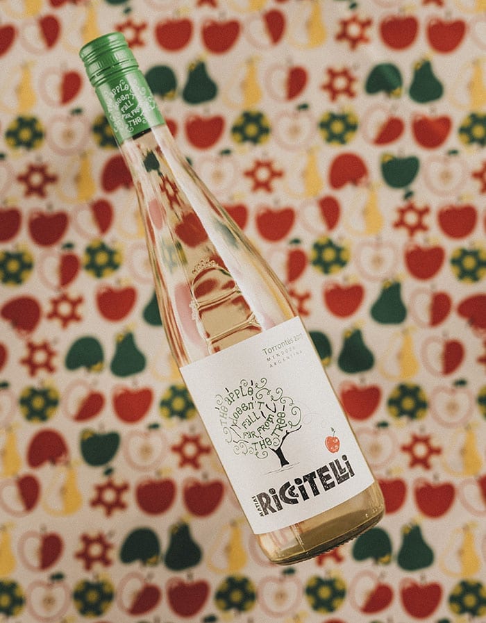 vinos_0021_3.1.2.-Riccitelli-Mantel-Apple-TORRONTESjpg.jpg
