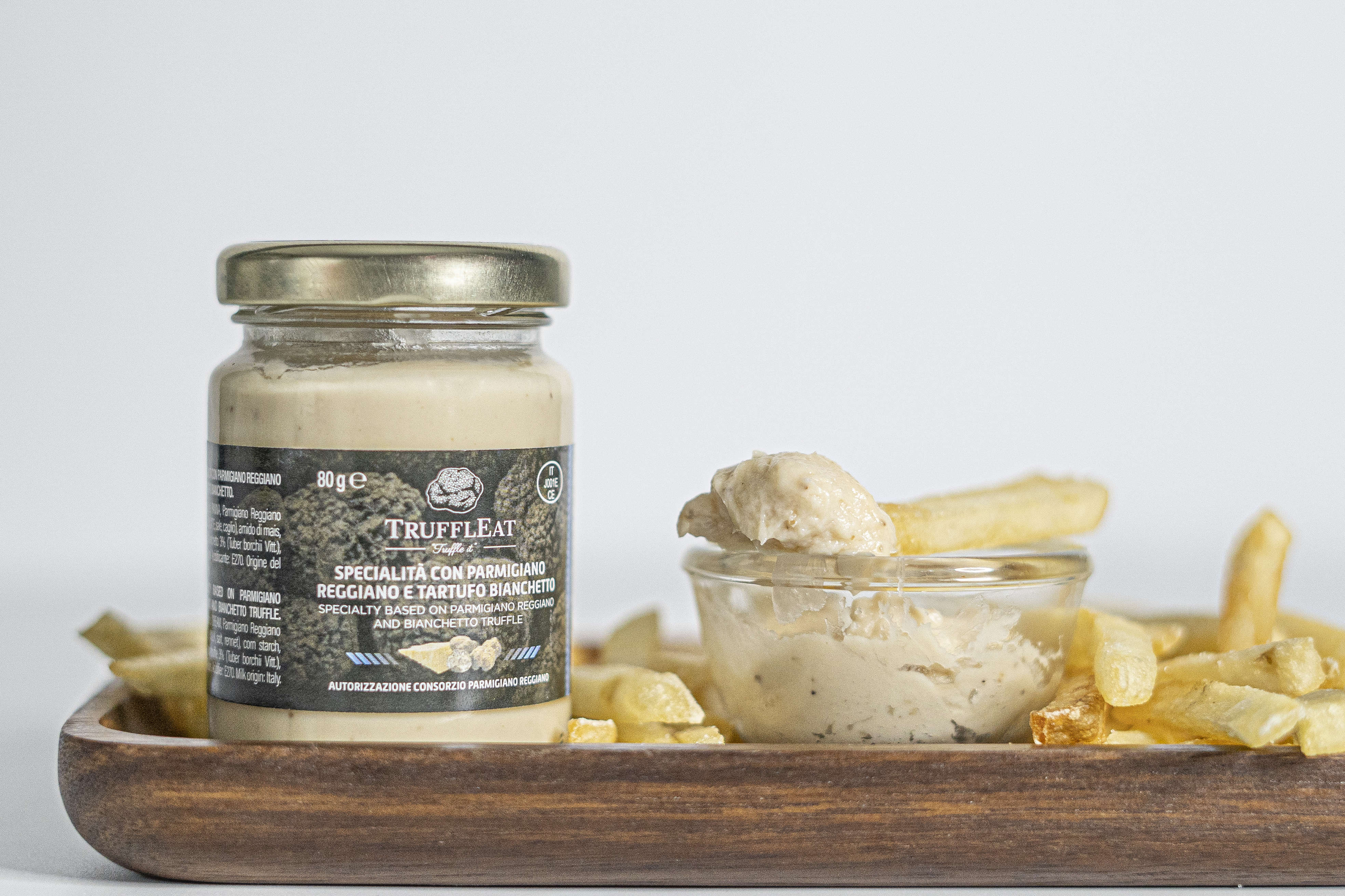 9036-crema-al-parmigiano-reggiano-e-tartufo-bianchetto-truffleat-3.jpg